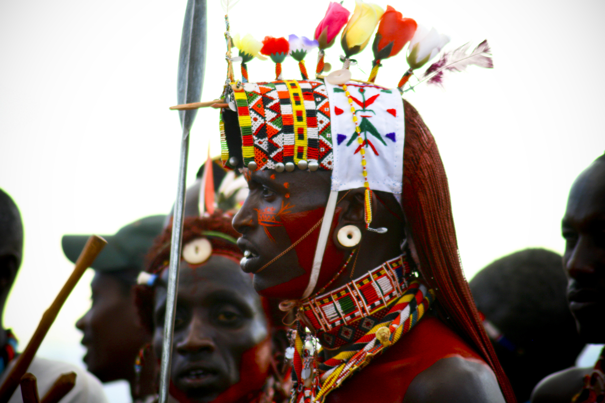 Традиции африки. Племя Масаи в Африке обычаи. Обычаи Африки народов Африки. Масаи Африка свадебный обряд. Традиции и обычаи народов Масаи.